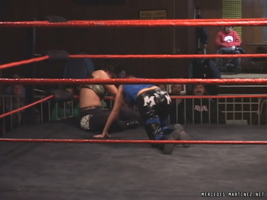 mercedesmatch20051106_Still2115.jpg