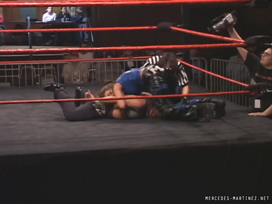 mercedesmatch20051106_Still354.jpg