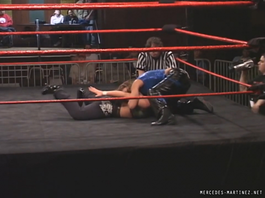 mercedesmatch20051106_Still358.jpg