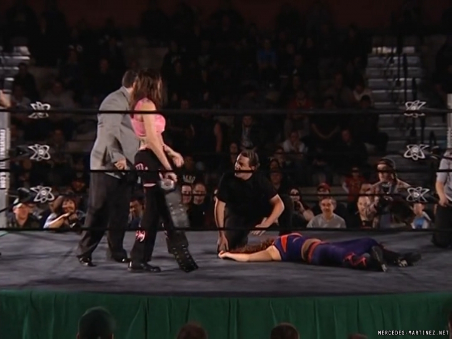 mercedesmatch20100116_Still234.jpg