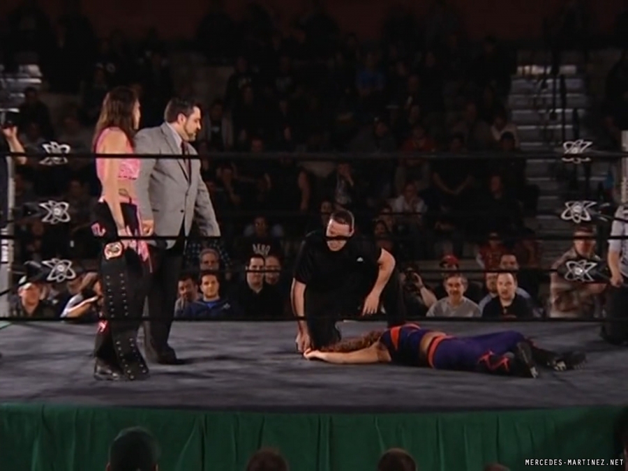 mercedesmatch20100116_Still237.jpg