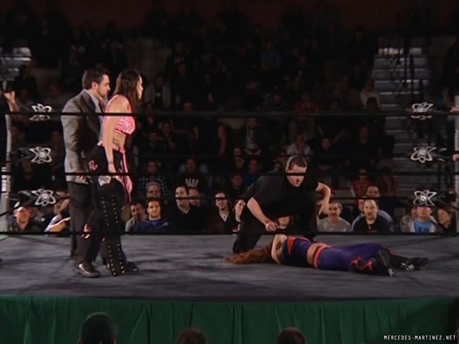 mercedesmatch20100116_Still242.jpg