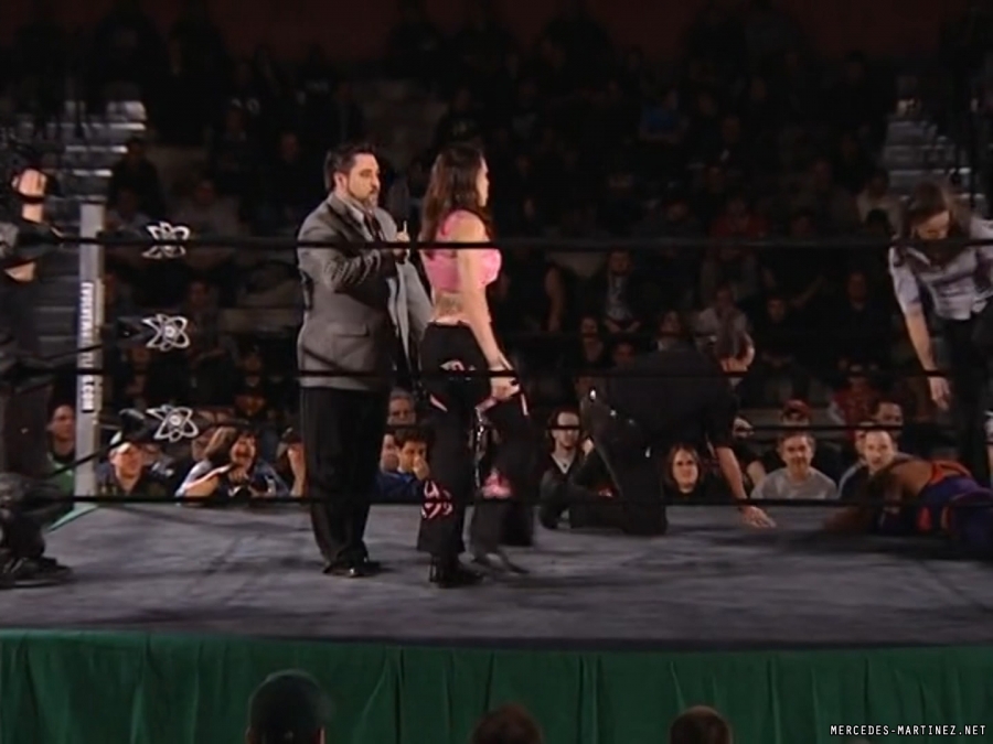 mercedesmatch20100116_Still255.jpg