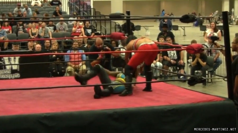 mercedesmatch20171007_Still1119.jpg