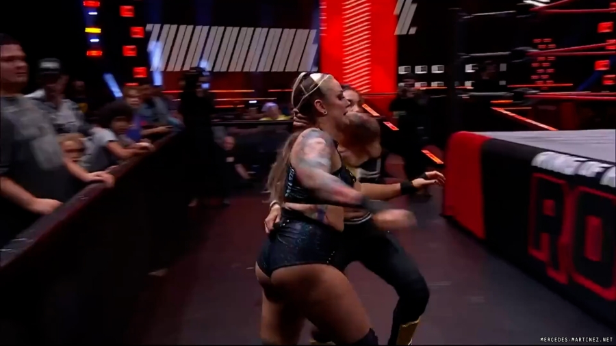 mercedesroh20230928_00_01_32_00_Still475.jpg