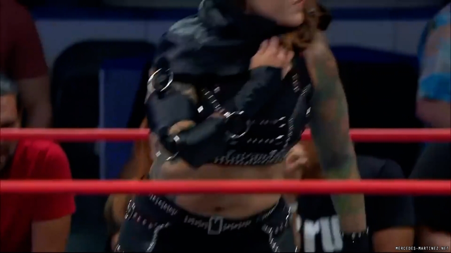 mercedesroh20231012_00_00_27_00_Still152.jpg