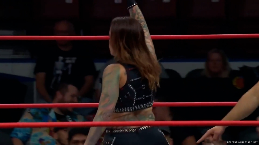 mercedesroh20231012_00_01_29_05_Still512.jpg