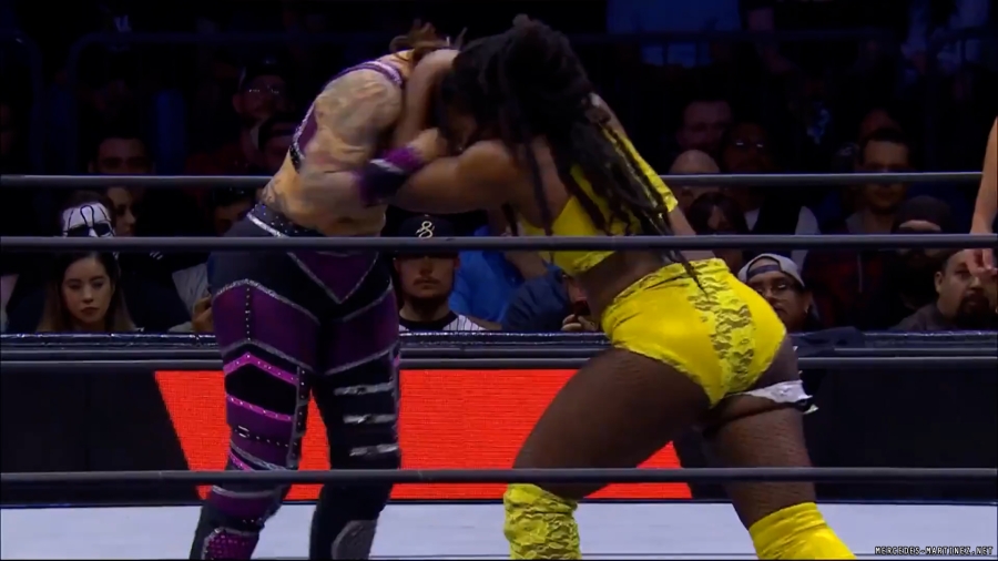 mercedesroh20240215_00_00_32_10_Still179.jpg