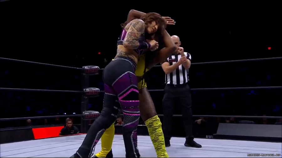 mercedesroh20240215_00_00_34_10_Still191.jpg