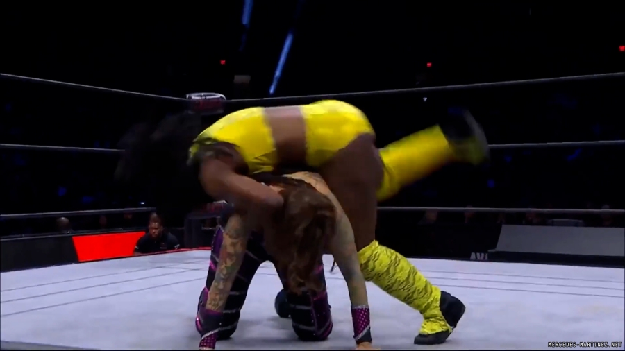 mercedesroh20240215_00_00_56_15_Still324.jpg