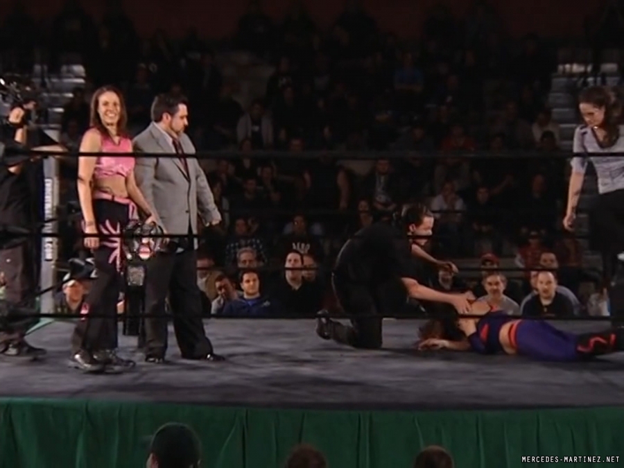 mercedesmatch20100116_Still248.jpg