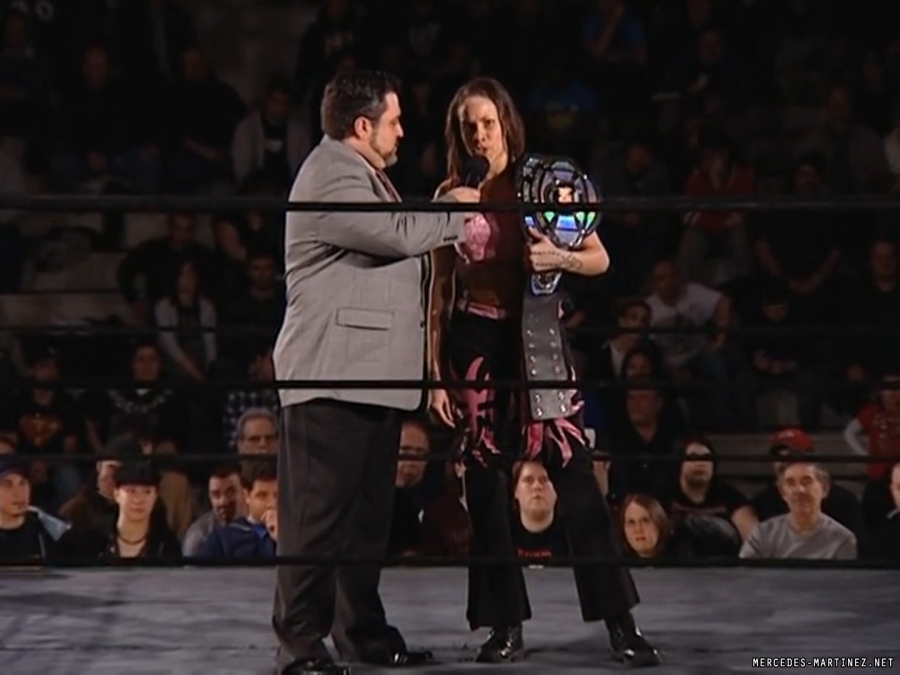 mercedesmatch20100116_Still285.jpg