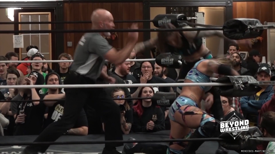 mercedesmatch20191114_Still909.jpg