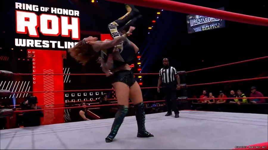 mercedesroh20230928_00_01_01_05_Still337.jpg