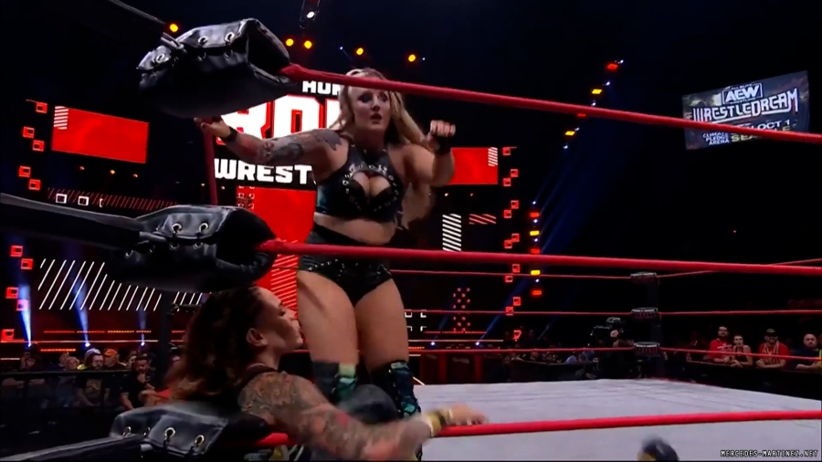 mercedesroh20230928_00_01_08_05_Still379.jpg