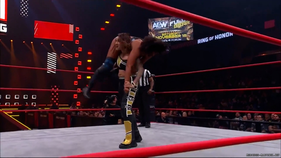 mercedesroh20231019_00_01_44_00_Still608.jpg